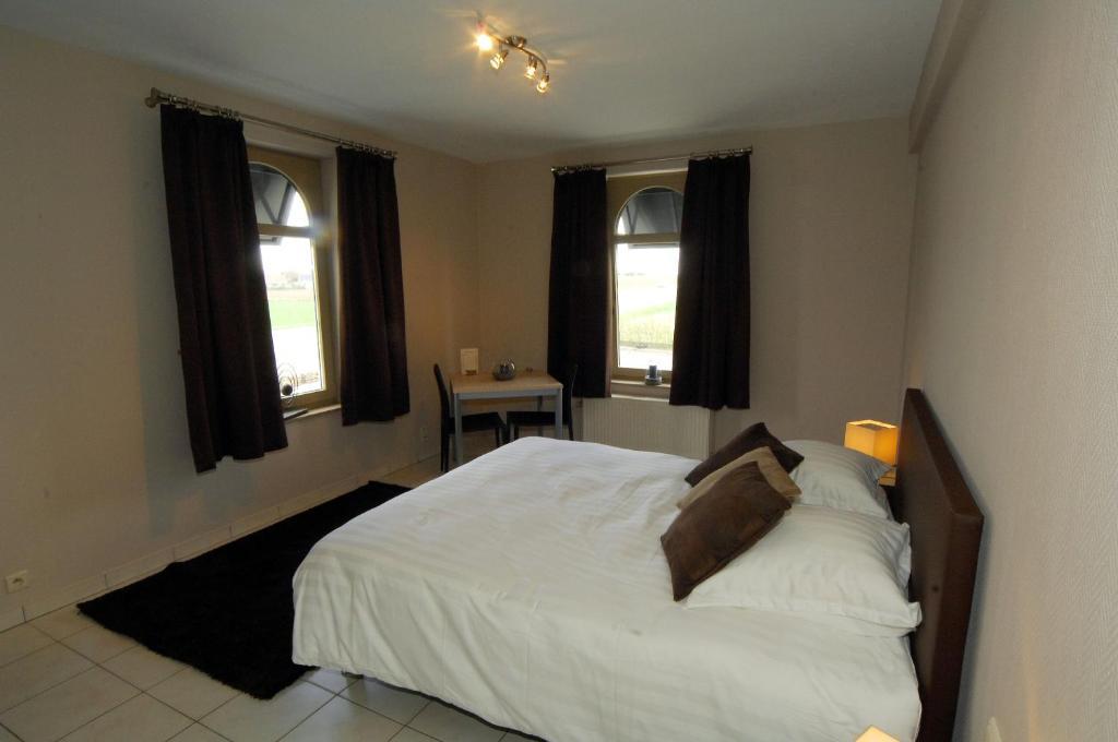 Hôtel Le Saint Loup Gembloux Chambre photo
